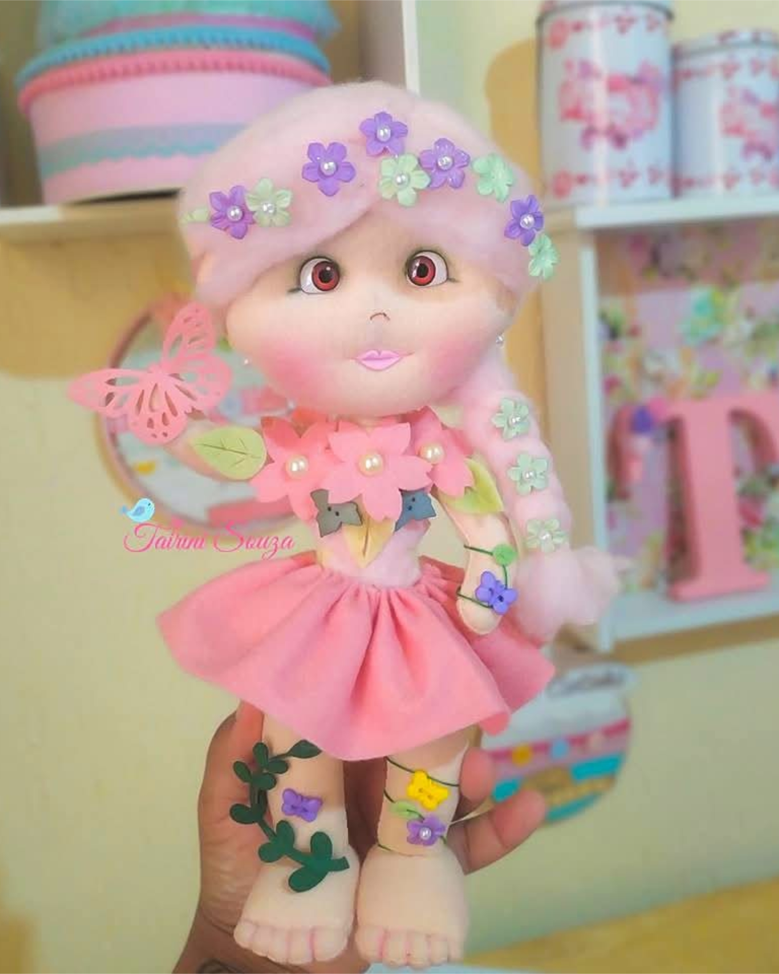 bonequinha de feltro